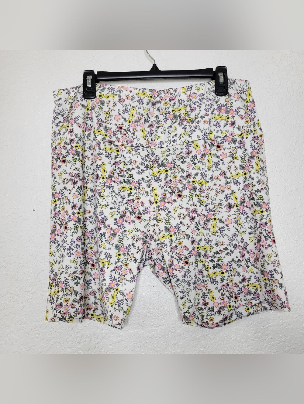 AFRM Size 1X Lawson High Waist Ditsy Floral Bike Gym Shorts in White